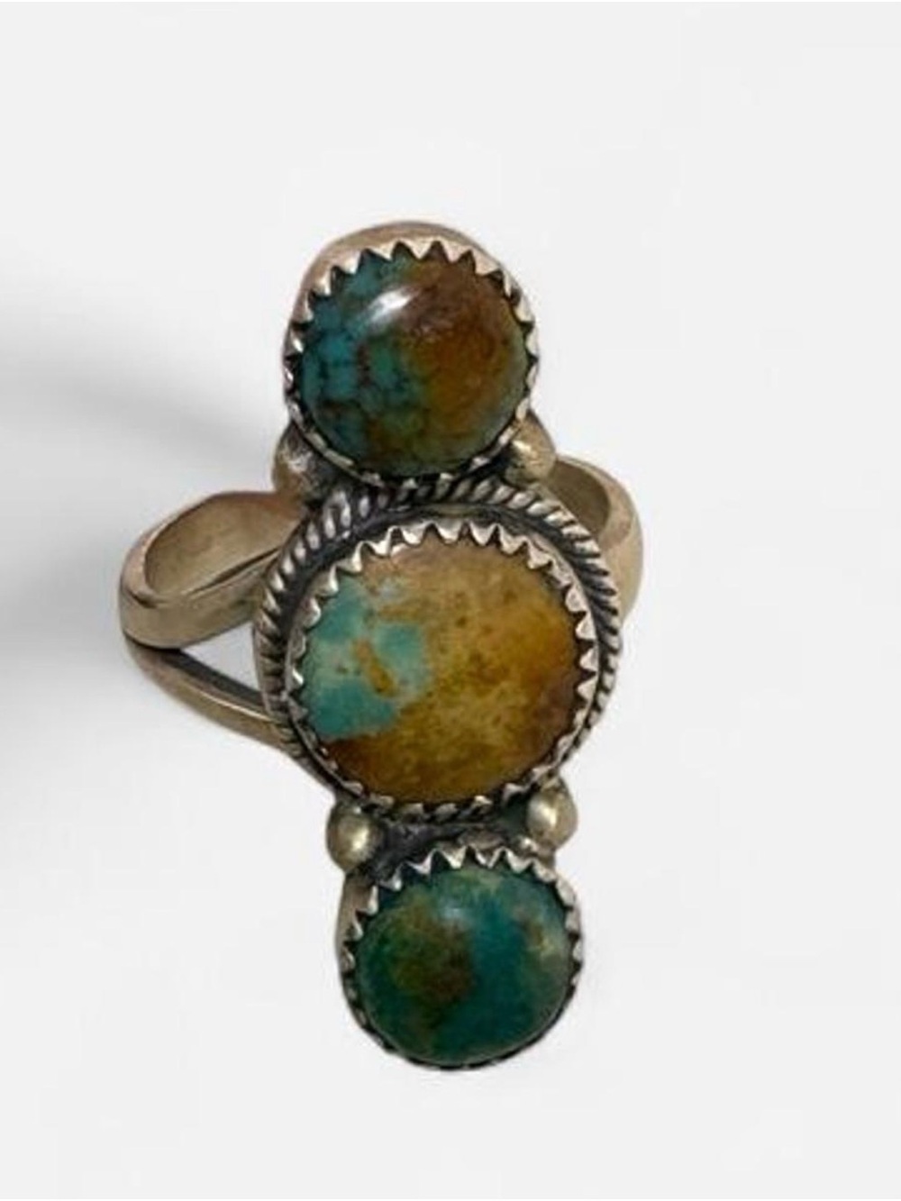 Handmade genuine Turquoise ring in sterling silver setting - Picture 2 of 5